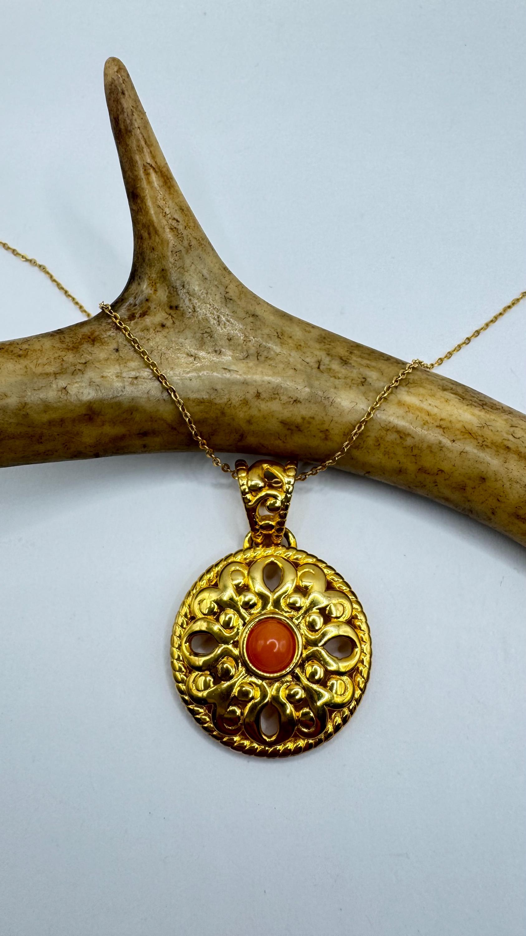 Chaîne pendentif corail - France Chaîne pendentif corail - France