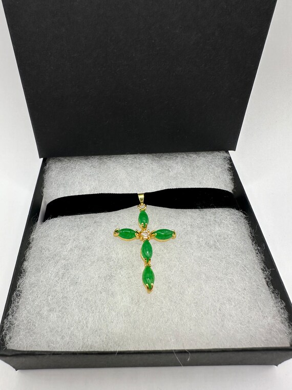 Vintage Green Jade Cross Choker Necklace - Golden… - image 6