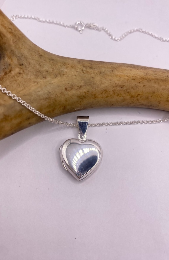 Silver Heart Locket: Vintage Photo Pendant - 925 Sterling Chain