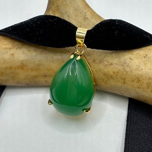 Vintage Grüne Jade Deco Choker Anhänger Halskette - Goldene Bronze