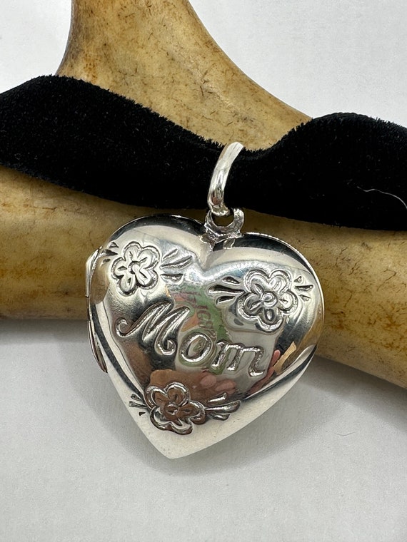 Vintage Style Mom Heart locket 925 Sterling Silver - image 1