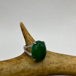 Vintage Emerald Green Jade Cocktail Ring: Silver Bronze Crystal Band