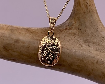 Tiny Vintage 9K Gold Photo Locket Necklace – Oval Memory Pendant