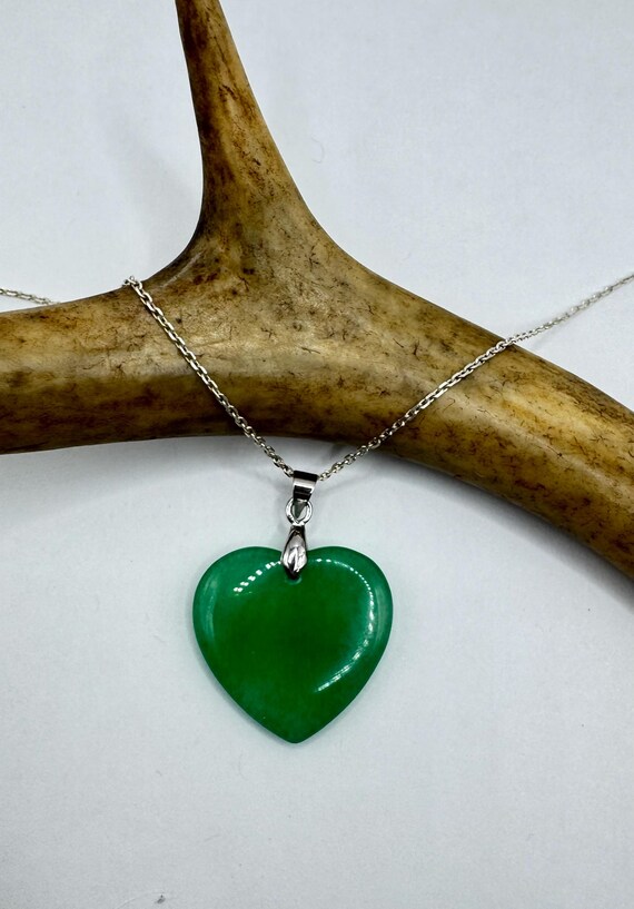Vintage Green Jade Heart Pendant Necklace 925 Sterling Silver