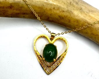 Collier Pendentif Cœur En Jade Véritable Vert - Chaîne Couleur Or - Vintage, état Comme Neuf