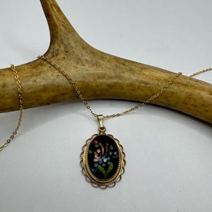 Simple Vintage Gold Filled Flower Necklace for Everyday Wear