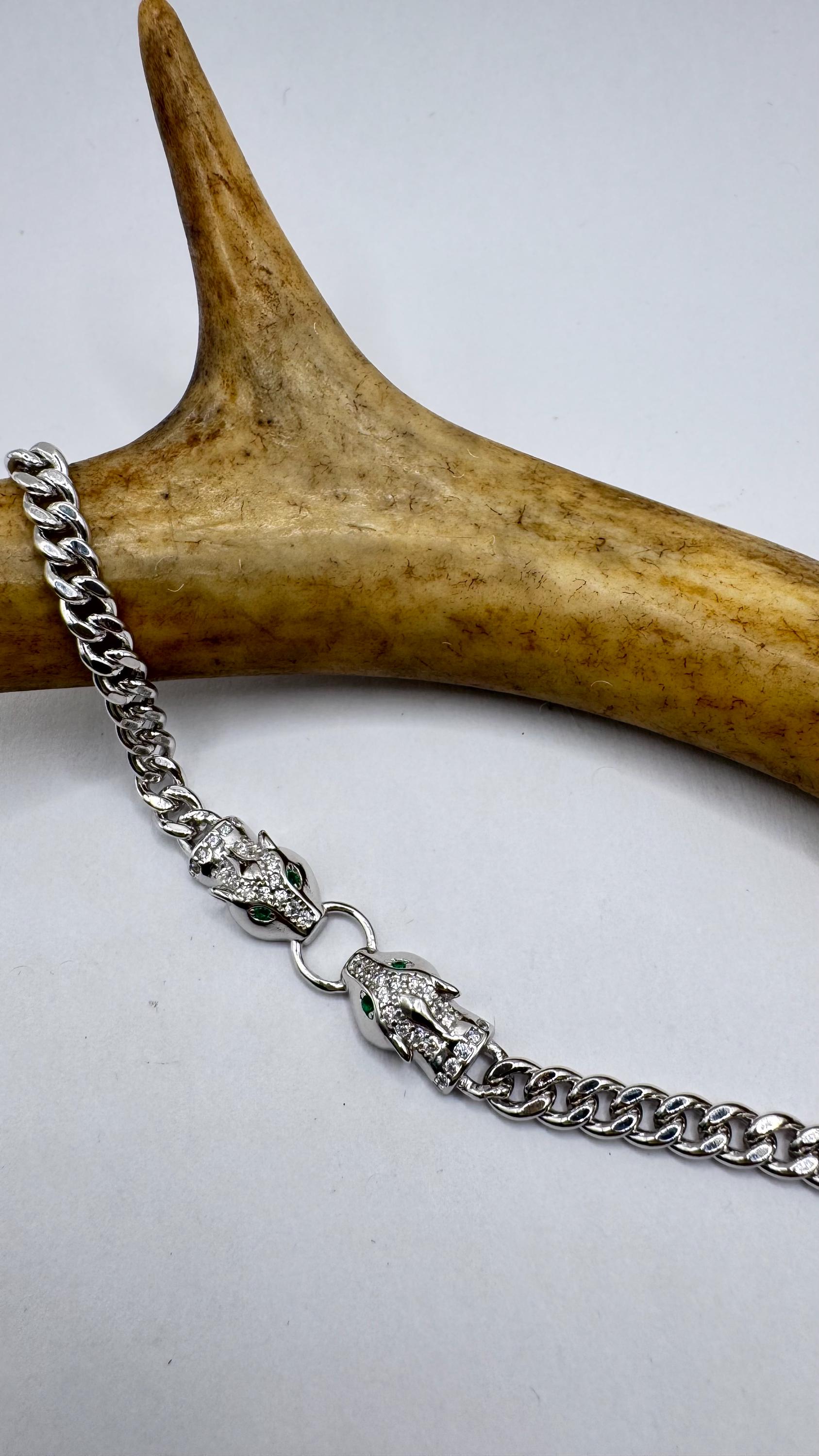 Vintage Sterling Silver バングル　デザイン Vintage Sterling Silver Panther Head Bracelet: Green CZ Eyes