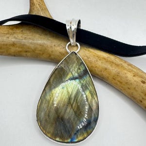Vintage Silver Bronze Rainbow Labradorite Black Velvet Choker Pendant Necklace
