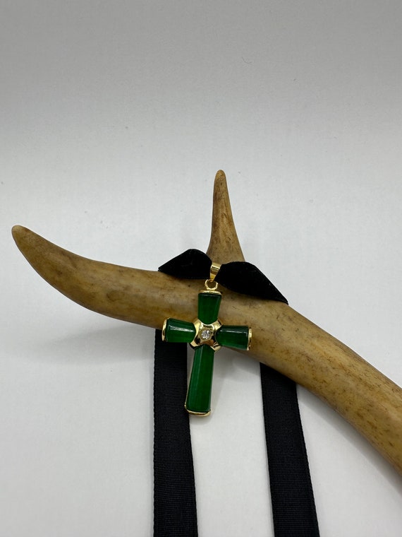 Vintage Green Jade Cross Choker Necklace - Golden… - image 4