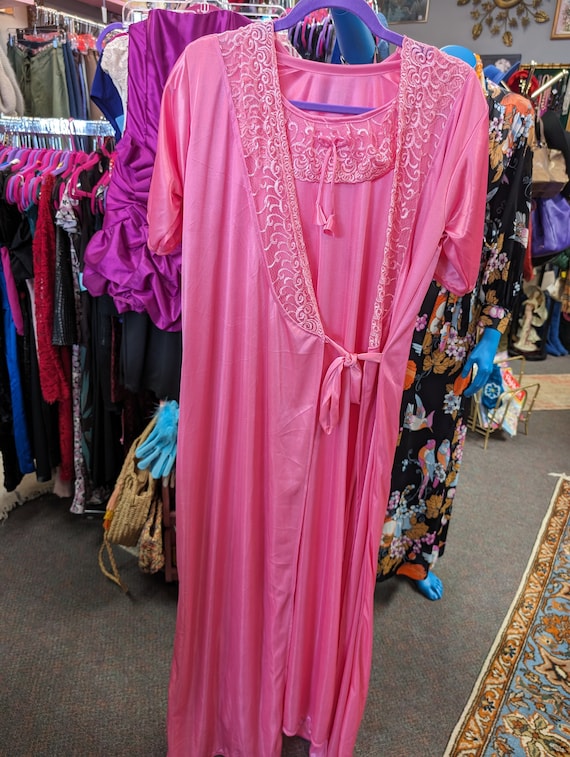 Two piece vintage pink ladies long nightgown and … - image 1