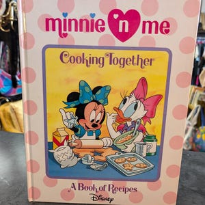 Minnie n me cooking together book of recipes Disney Hard cover Vintage 1990 Edition Spain Gallery Twin Books