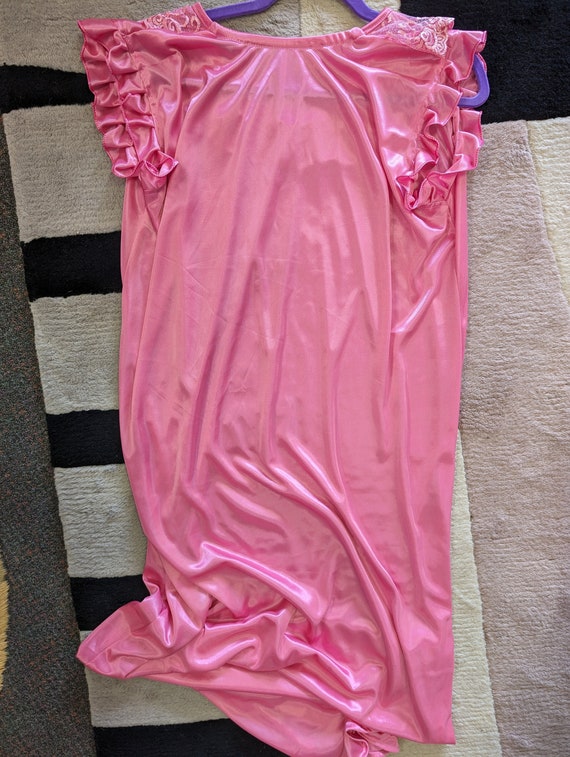 Two piece vintage pink ladies long nightgown and … - image 3