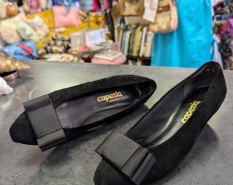 Vintage USA Capezio Ladies Kitten Heel Platform Pump Shoes 7.5 leather black suede bow square toe tip