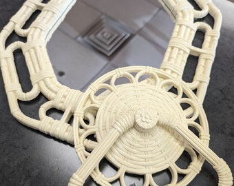 Dos espejos vintage de 2 piezas y colgador de toallero de baño USA Made Homco plástico falso bambú de pared blanca montada en la decoración de la pared de la entrada