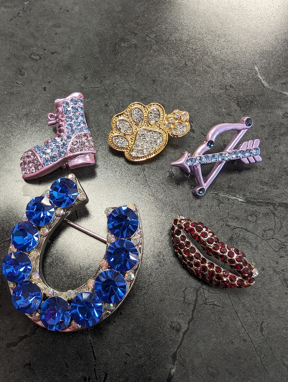 Lot of 5 vintage sparkly pins