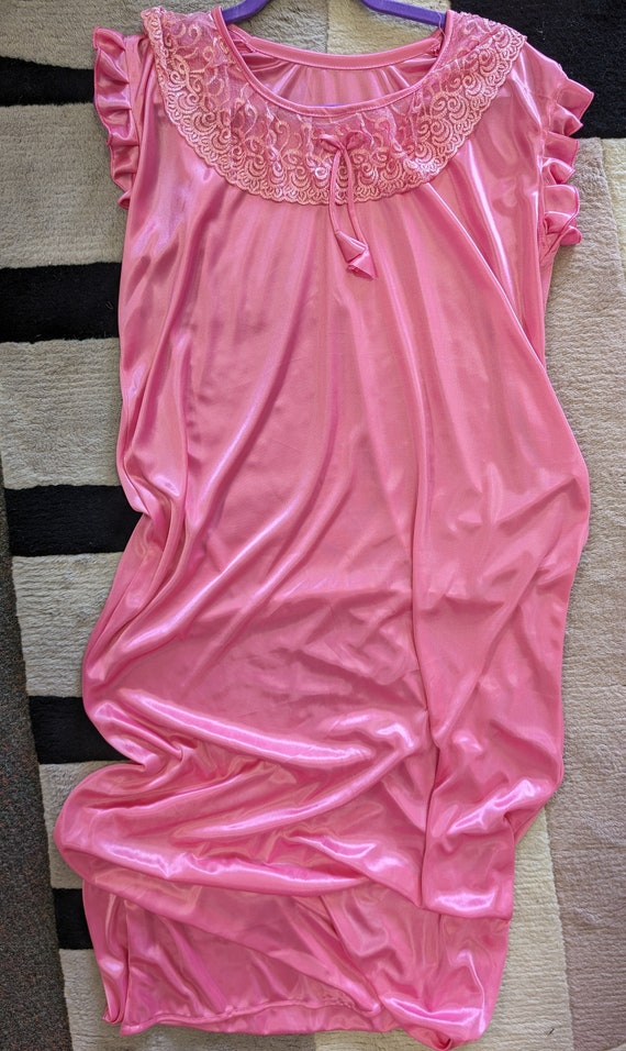 Two piece vintage pink ladies long nightgown and … - image 2