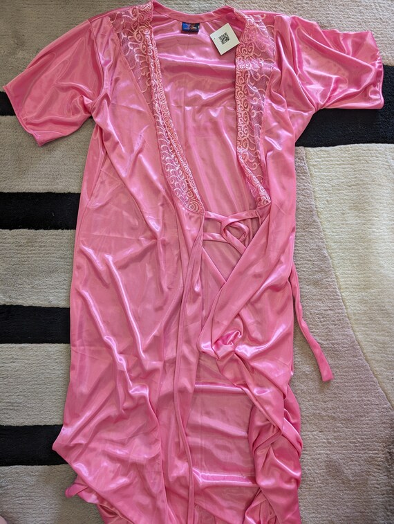 Two piece vintage pink ladies long nightgown and … - image 4