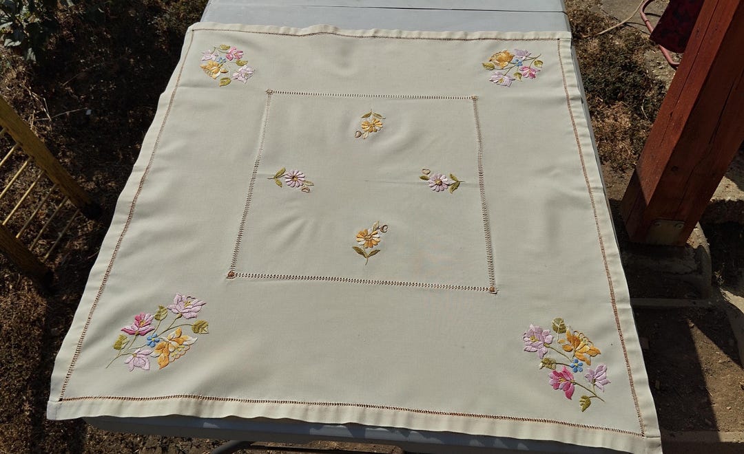 テーブル用品 Hungary embroidery antique tablecloth Antique Hungarian Embroidered Tablecloth: Folk Floral Canvas - Etsy