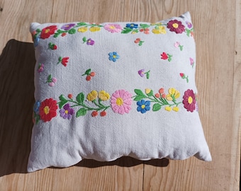 Traditional Hungary Folk Embroidered Little Flower Pillow Case with Pillow, Old House Country Style Decoration