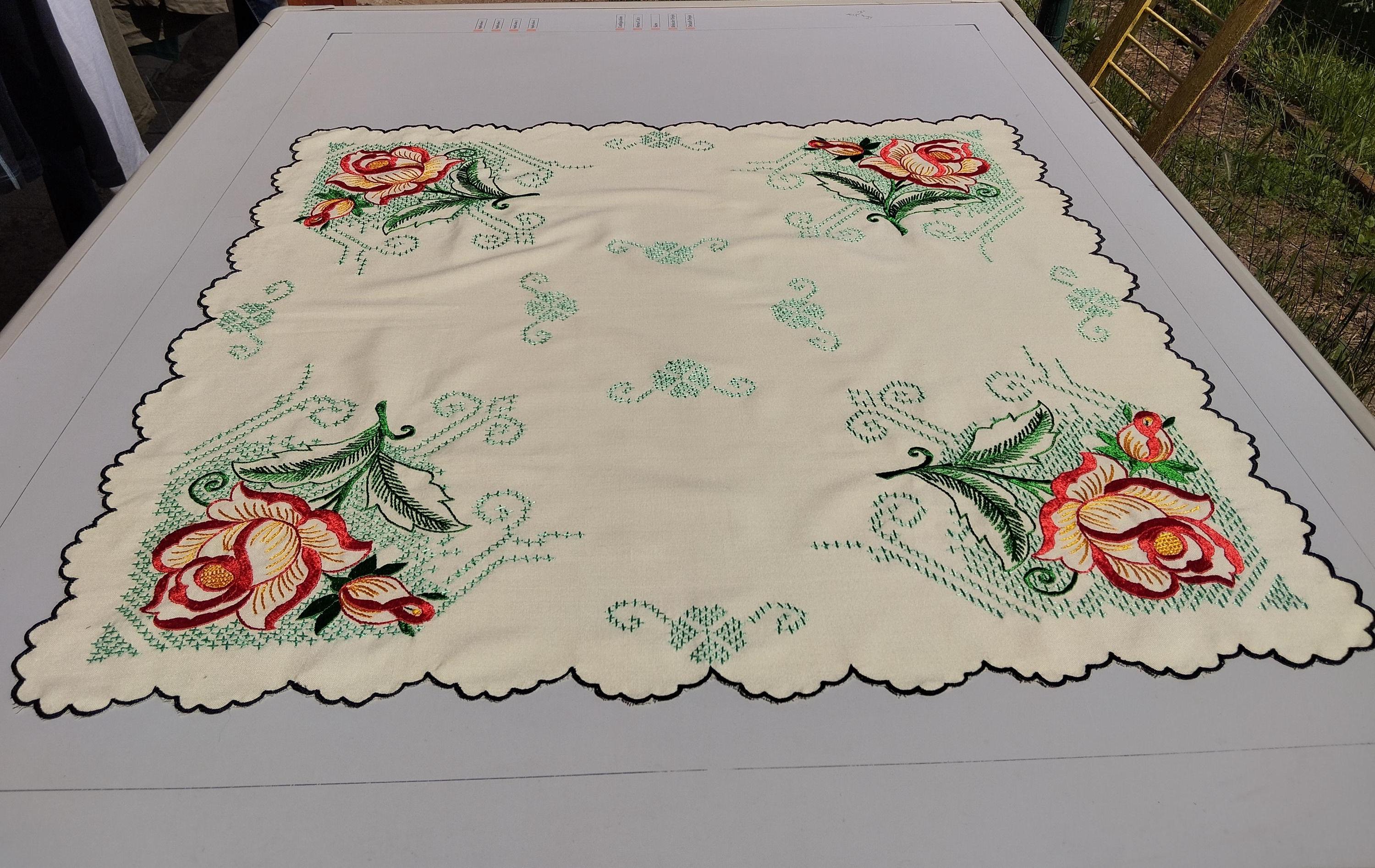 テーブル用品 Hungary embroidery antique tablecloth il_fullxfull.7014122264_syaf.jpg