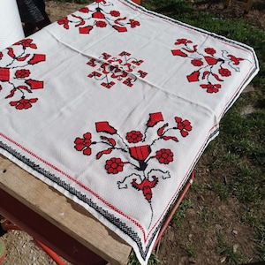 Vintage Hungarian Tablecloth - Etsy