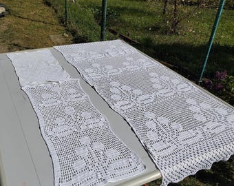 Vintage witte handgehaakte tafelkleedset, bloemmotief, traditioneel gehaakt huisdecor