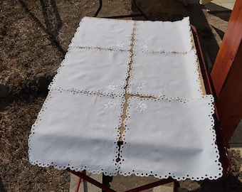 Hungarian Antique Folk Reticulated White Embroidered Flower Decorated Doilies, 6 Pieces Doilies