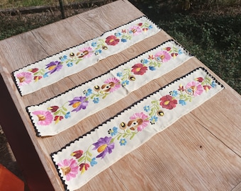 ハンガリーの民族刺繍カーテン：ヴィンテージの花柄棚飾り - Etsy 日本
