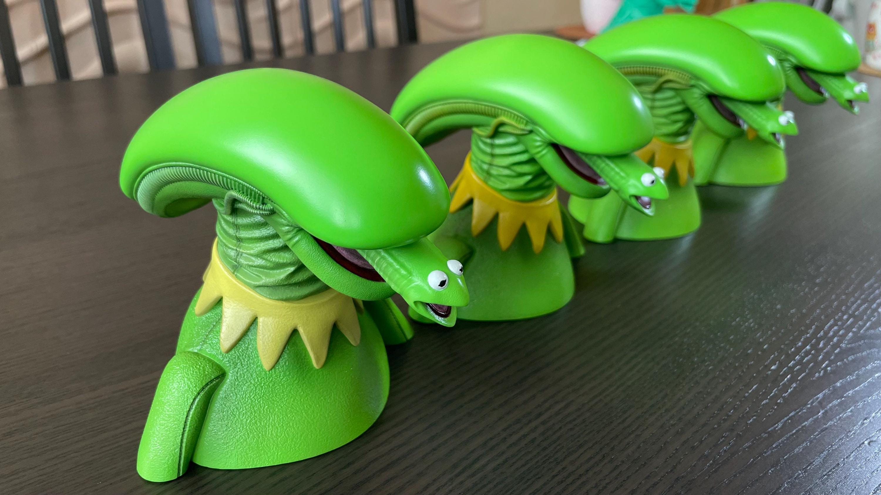 Kermit the Frog Xenomorph Resin Bust: Sci-fi Muppet Mashup Fantasy