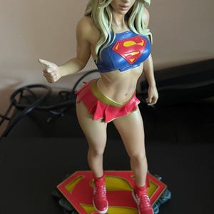 Super Girl Resin Statue: DC Comics Fan Art (10 inch)
