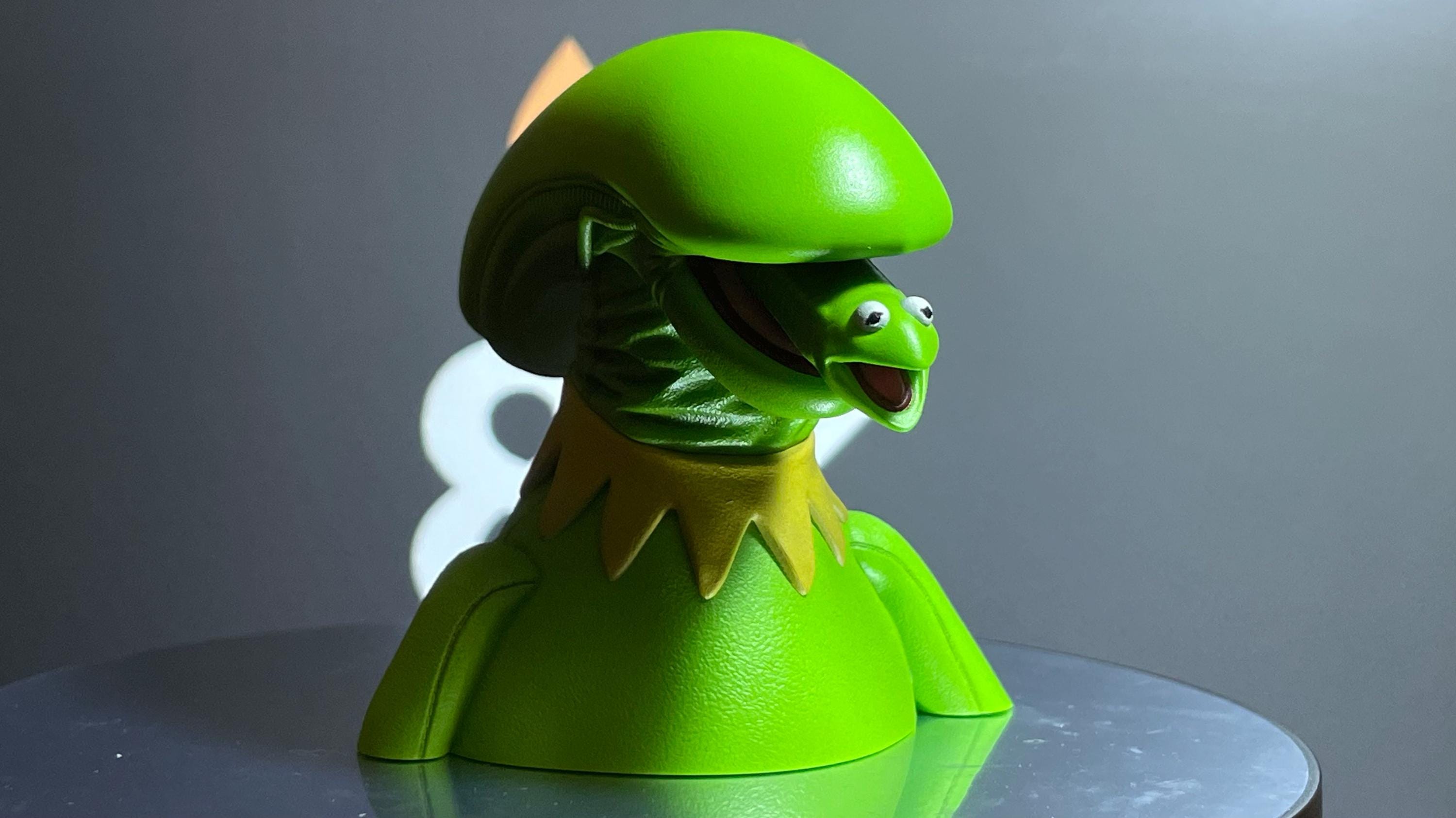 Kermit the Frog Xenomorph Resin Bust: Sci-fi Muppet Mashup Fantasy
