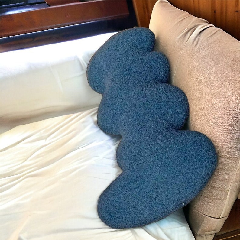 Wave Hug Pillow, Hibernation Pillow, Wave Shaped Pillow, Cute Bolster Cushion, Pinch Leg Plush Pillow, Winter Home Decor, Housewarming Gift Niebieski