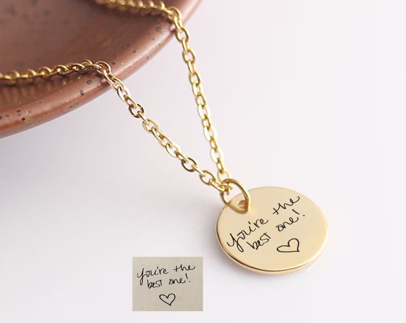 Gepersonaliseerde handschrift cirkel schijf hanger Gepersonaliseerde ketting Sieraden op maat Cadeaus voor haar Gravure Foto ketting afbeelding 4