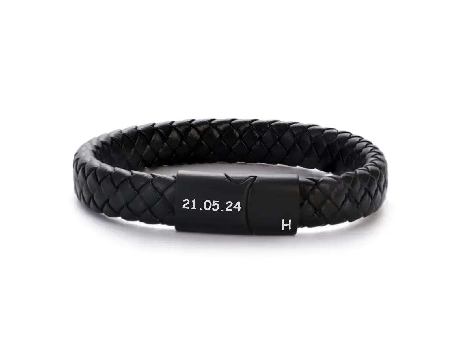 パーソナライズされた編み込みレザーブレスレット：名前、日付、または