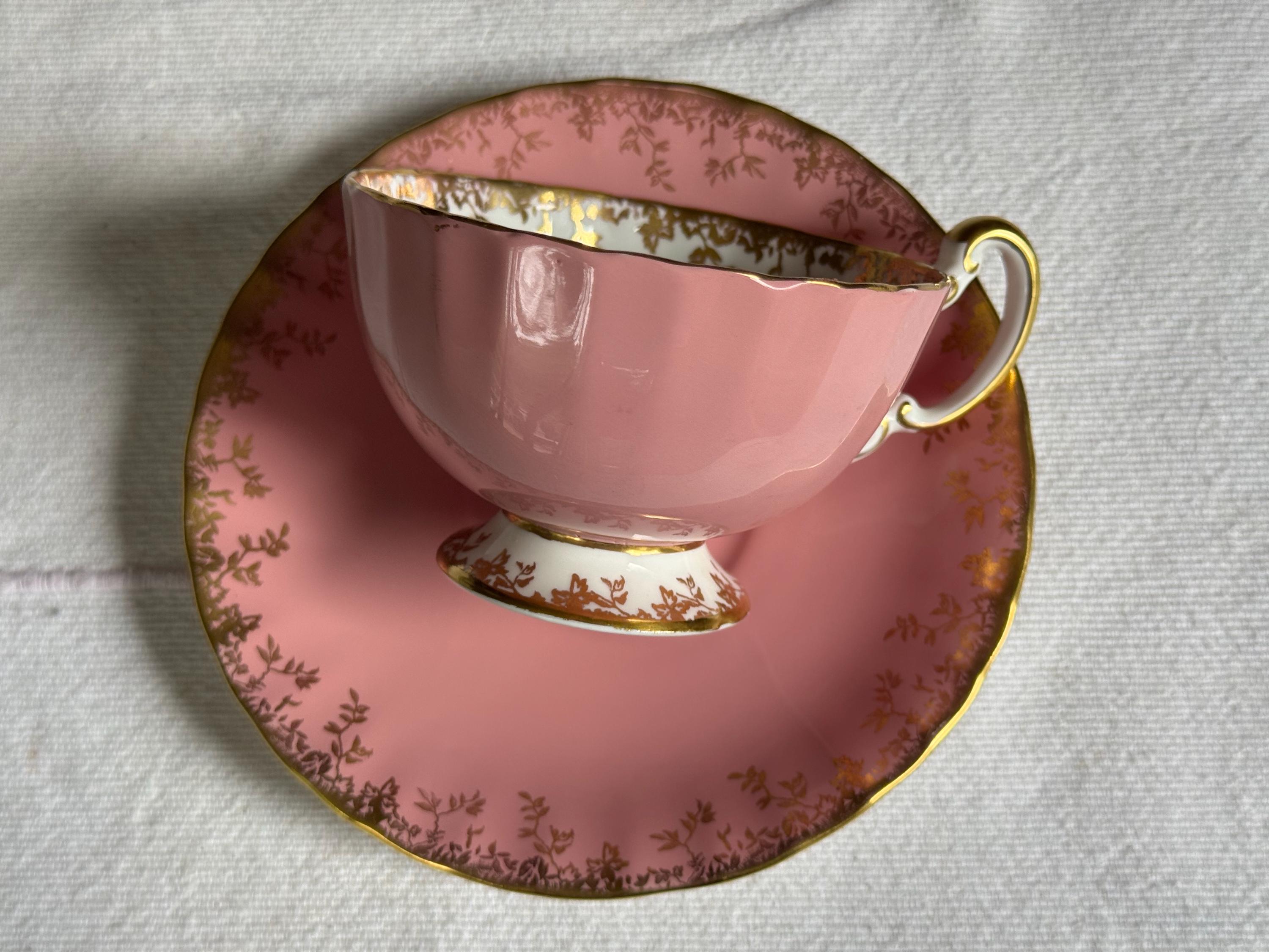 Aynsley Bone China Teacup & Saucer – (2273 Pink with Gold Vine Garland) – Made in England