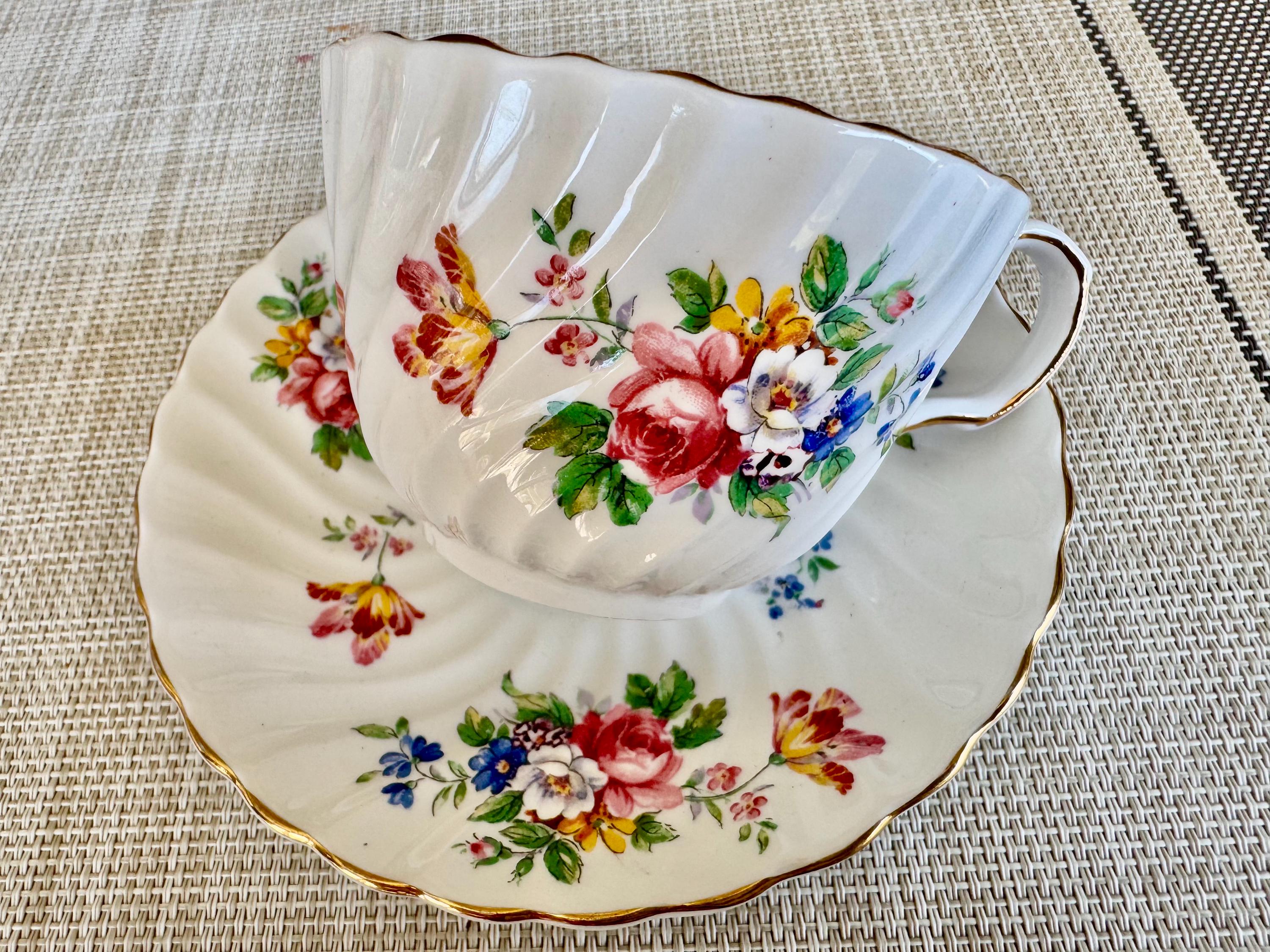 Vintage Aynsley Teacup & Saucer – Cottage Garden Floral Bouquet – Ribbed Swirl Shape – Made in England