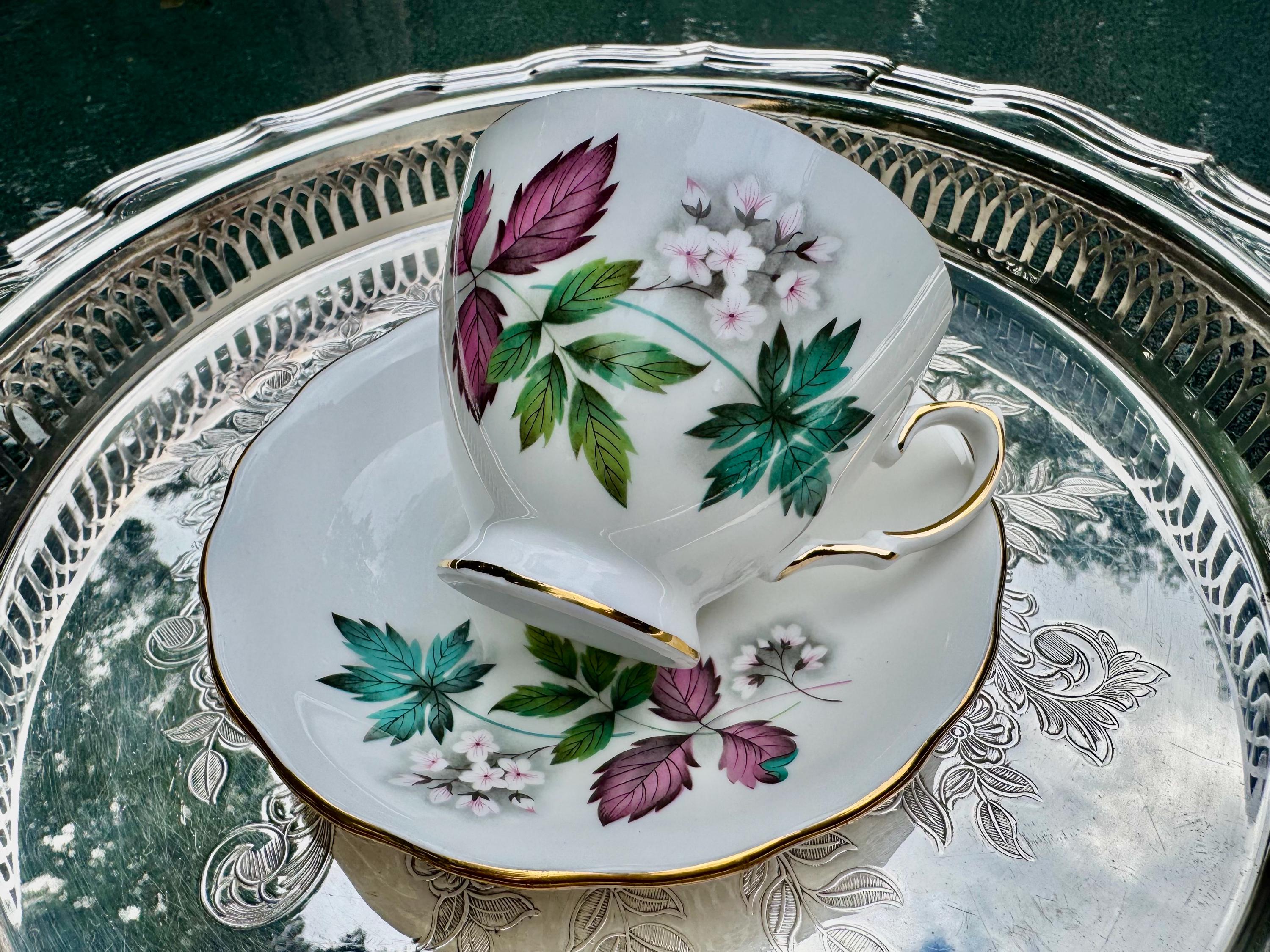 Vintage Royal Vale Fine Bone China Teacup & Saucer – Pattern No. 7974 – England