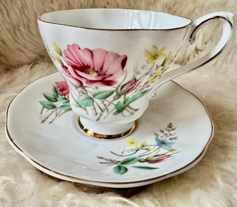 Royal Grafton Fine Bone China Teacup & Saucer – Pink Floral – Made in England 画像 5