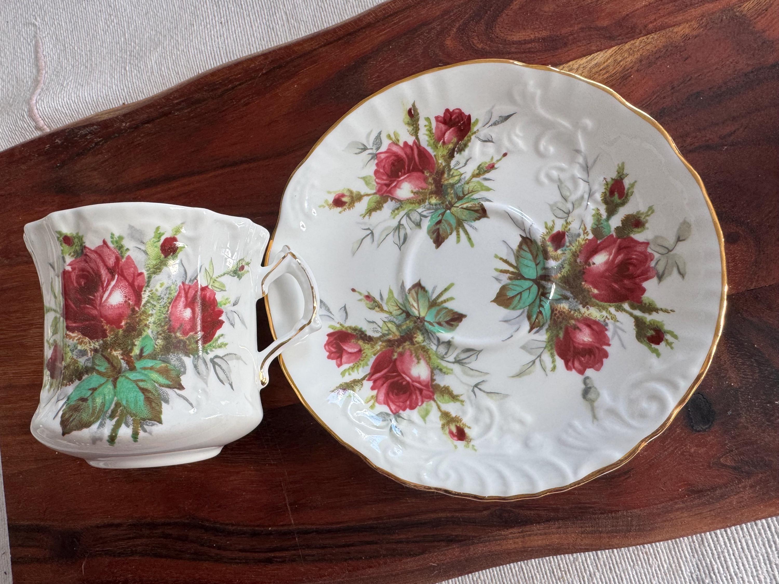 Hammersley Bone China Teacup & Saucer - Spode Group - Red Rose Elegance