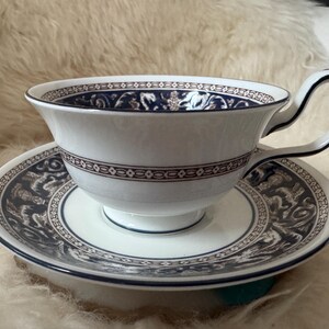 Wedgwood Florentine Teacup & Saucer – Blue Brown – Bone China England zdjęcie 2