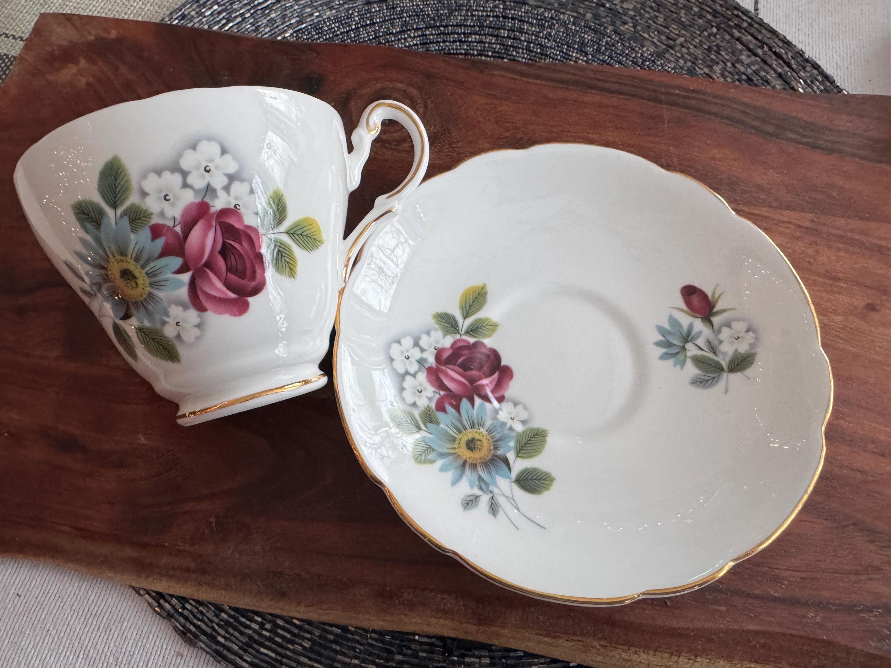 Grosvenor Bone China Teacup & Saucer – Floral Motif