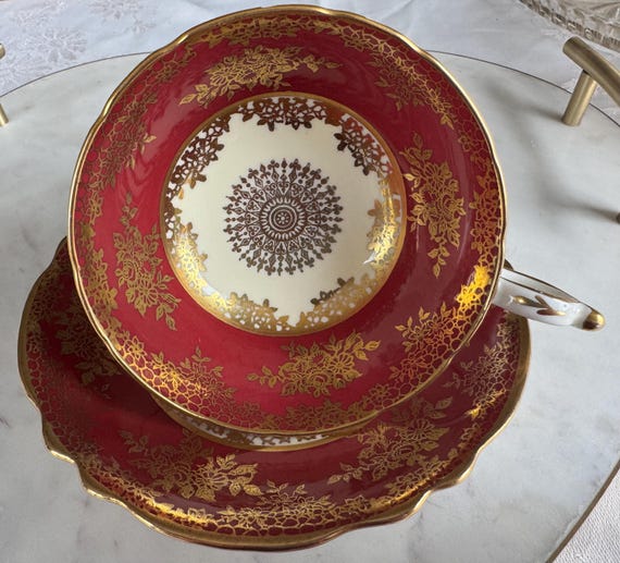 Vintage Paragon Gilded Deep Red – Teacup & Saucer – Double Warrant – Made in England