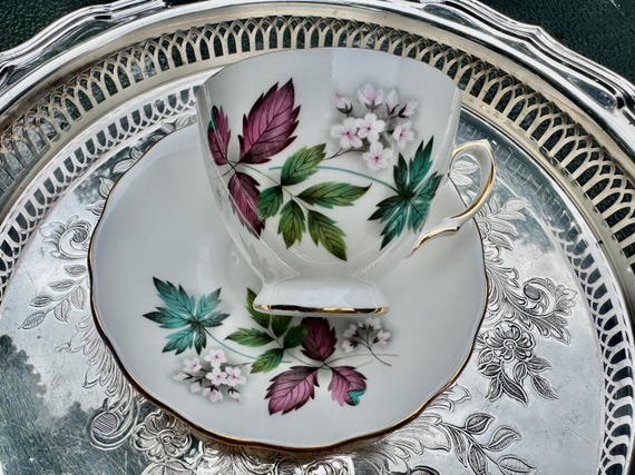 Vintage Royal Vale Fine Bone China Teacup & Saucer – Pattern No. 7974 – England
