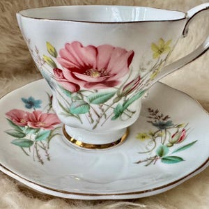 Royal Grafton Fine Bone China Teacup & Saucer – Pink Floral – Made in England 画像 1