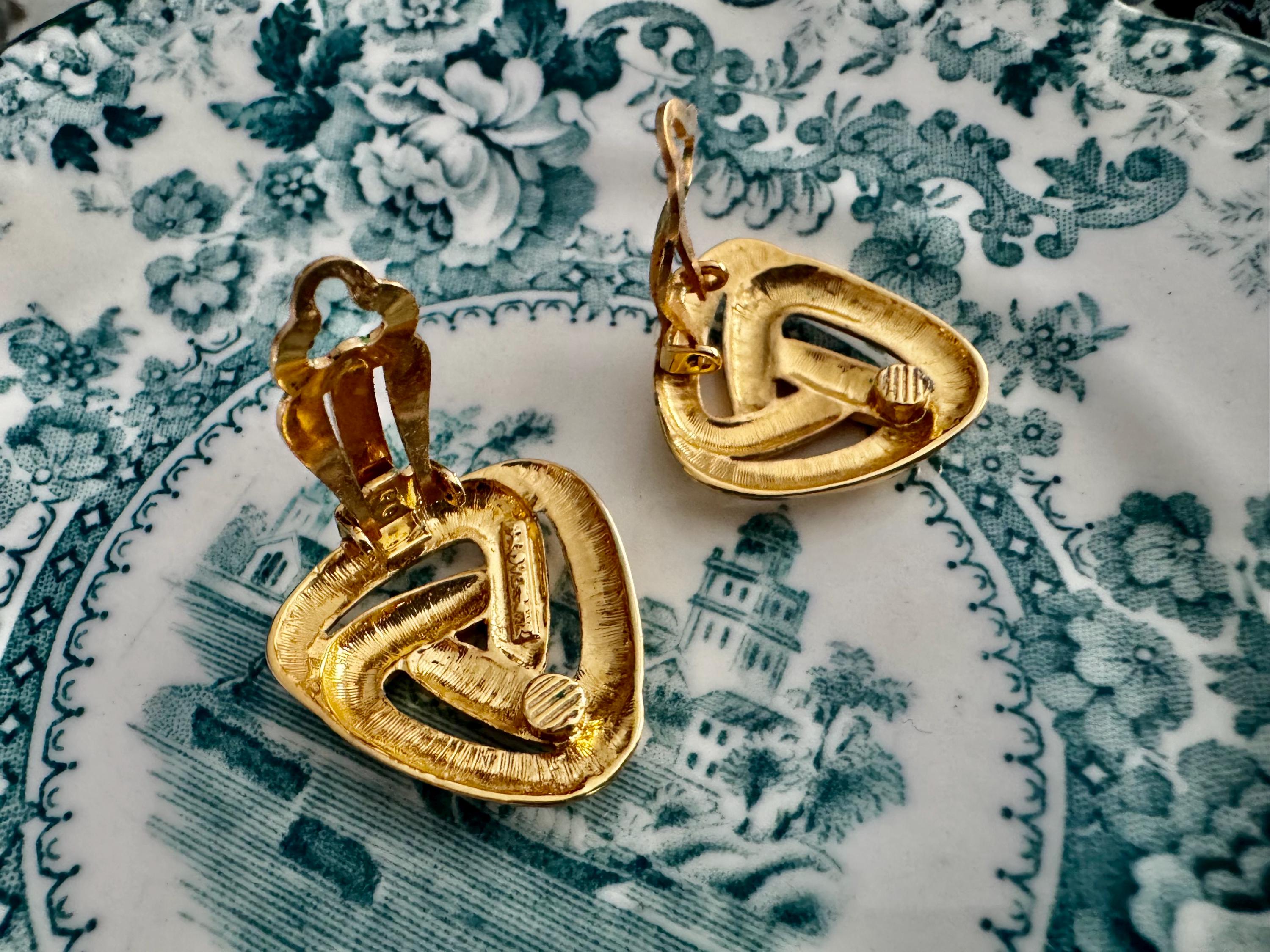 Vendome Gold Tone Knot Clip-On Earrings – Sculptural Interwoven Retro Glam Jewelry
