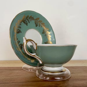 Vintage Aynsley Bone China Cup & Saucer – Pattern 14226 – Sage Green with Gold Leaf – England bild 3