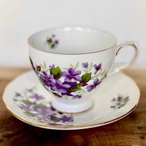 Beautiful Queen Anne Fine Bone China Tea Cup and Saucer – Purple Violets Design