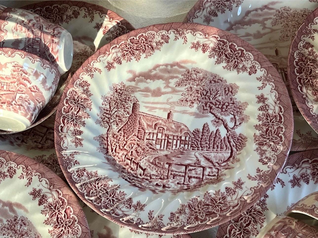 Churchill England dinnerware set - 'The Brook' in Pink
