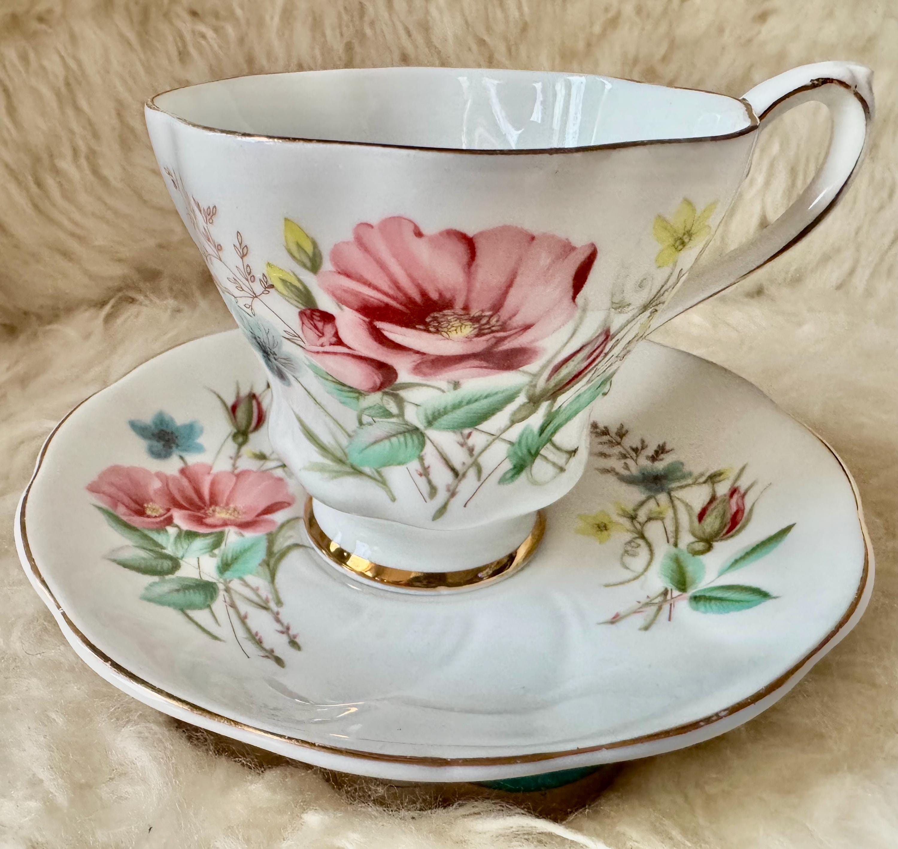 Royal Grafton Fine Bone China Teacup & Saucer – Pink Floral – Made in England