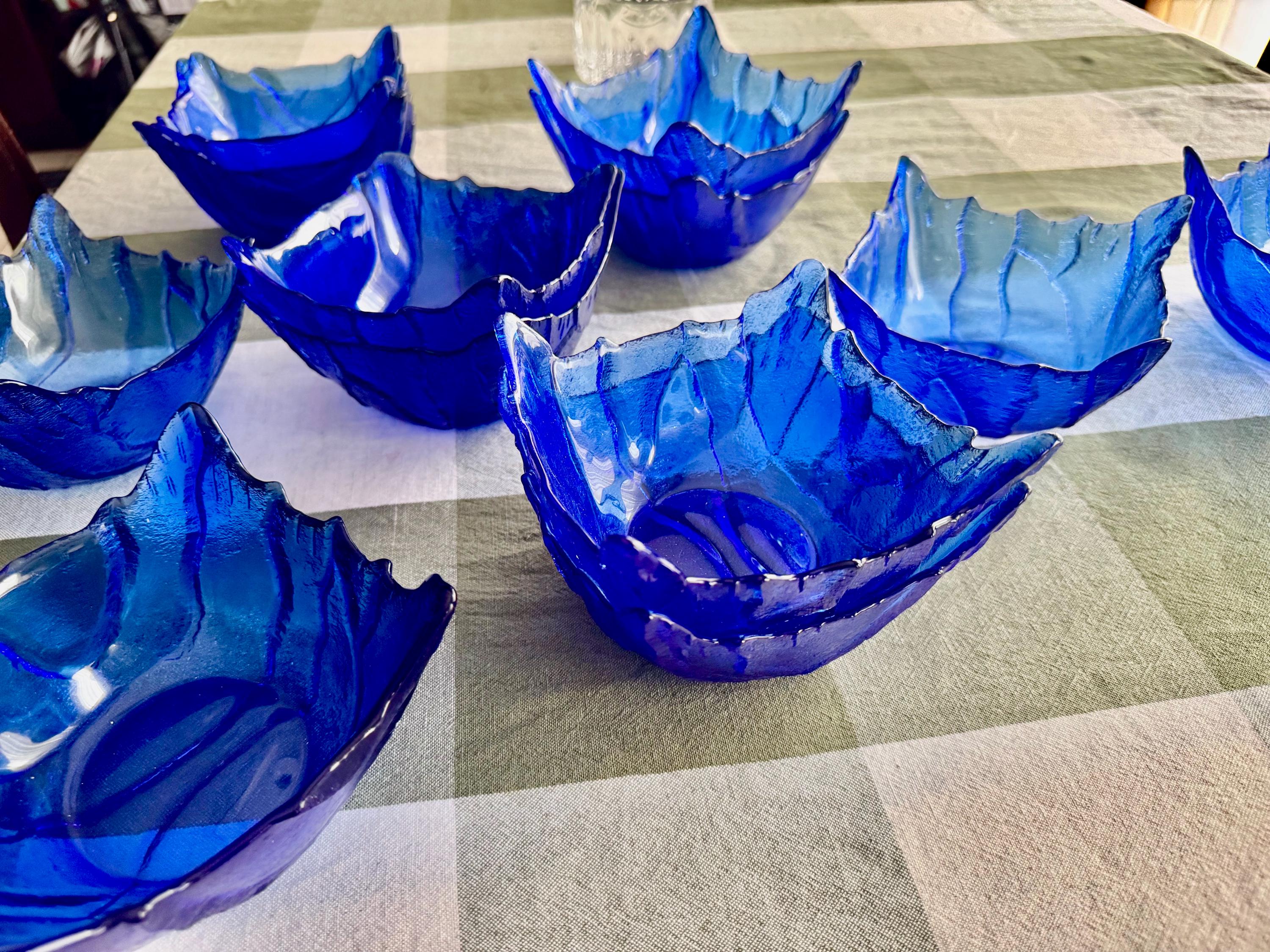 Mid-Century Sea Green Blown Glass Bowl – Leaf Textured & Sculptural – Possibly Scandinavian
